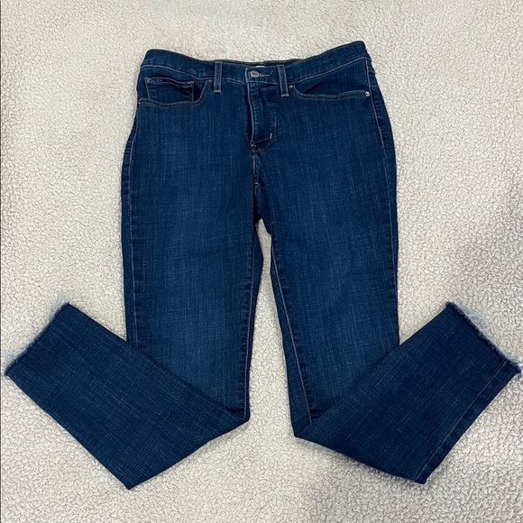 Levi’s 311 Shaping Skinny Jeans Women's Size 30 - Picture 2 of 4